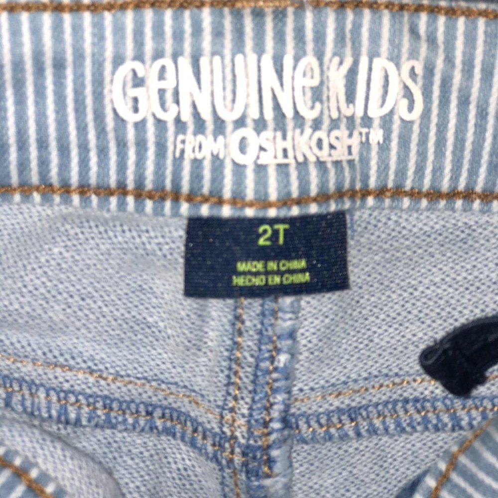 Distressed Jeans - Picture 2 of 5